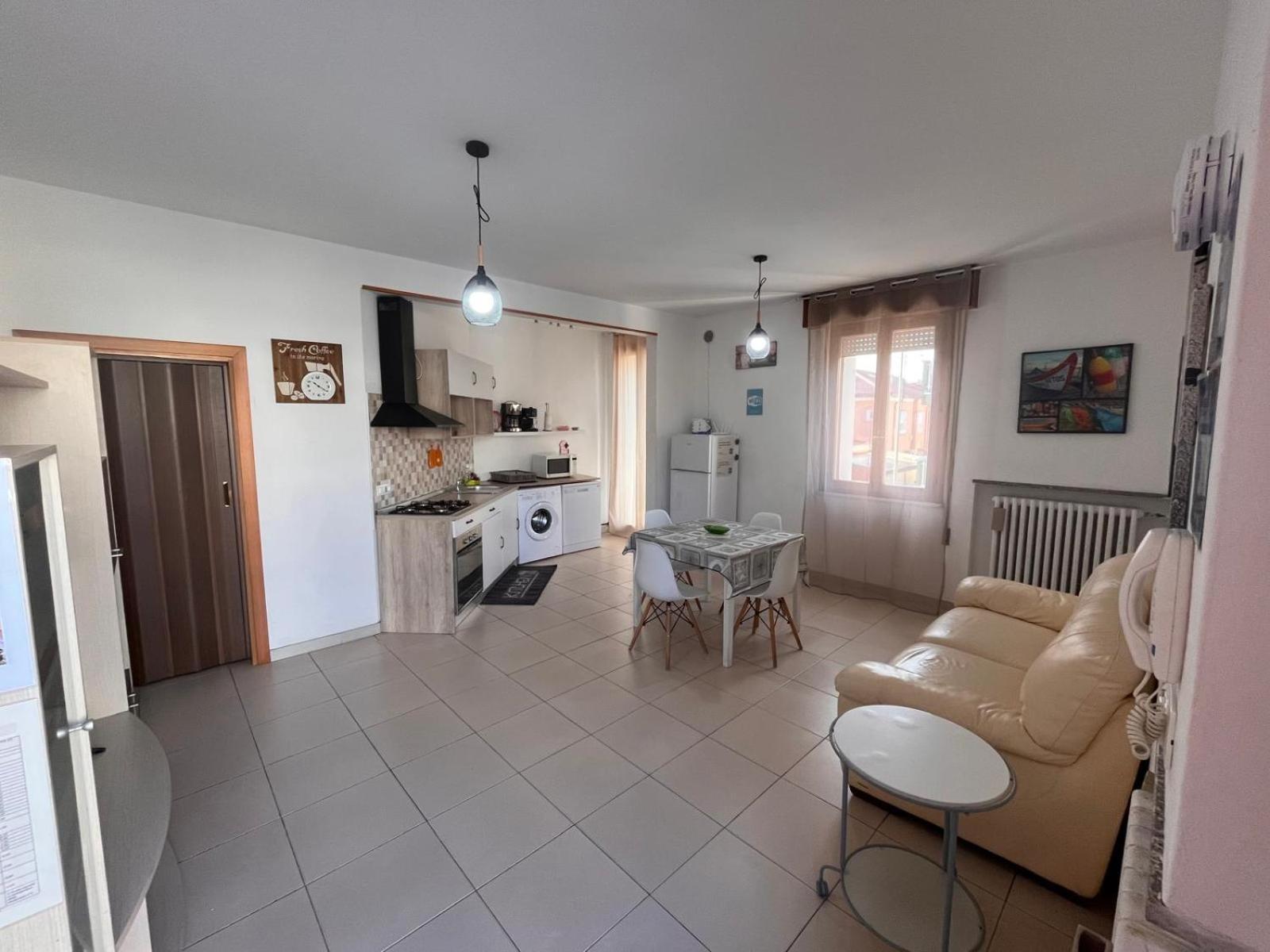 Good House- Ampio Appartamento Vicino Al Mare Rimini Exterior foto